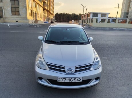 Nissan Tiida 2011