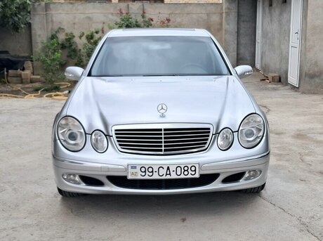 Mercedes E 240 2003
