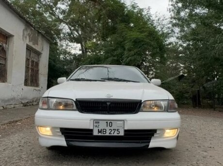 Nissan Sunny 2000