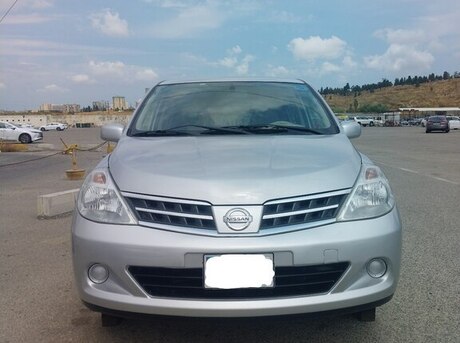Nissan Tiida 2011