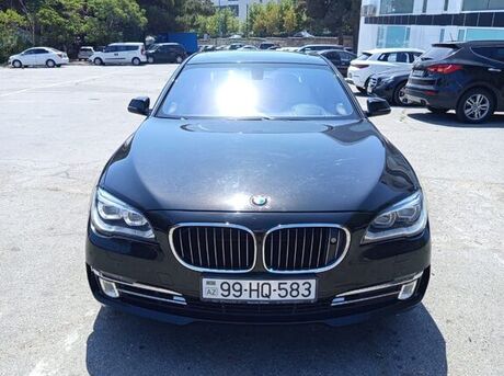 BMW 750 2012