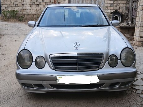Mercedes E 220 2000