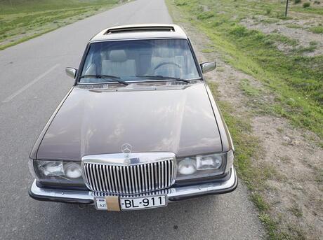 Mercedes  1984