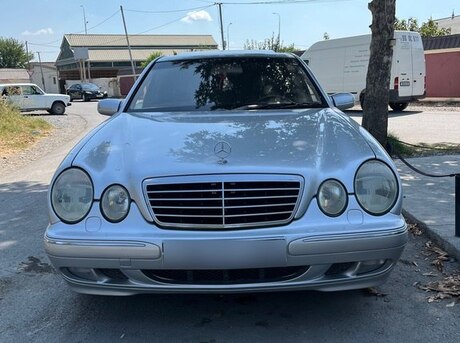 Mercedes E 220 2000