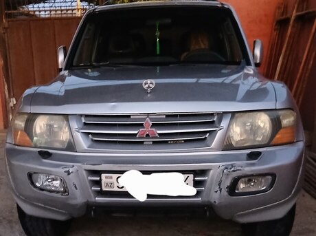 Mitsubishi Pajero 2002