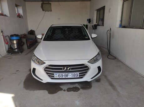Hyundai Elantra 2017