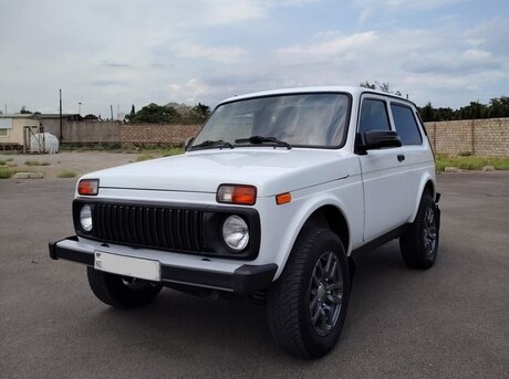 LADA (VAZ) Niva 2015