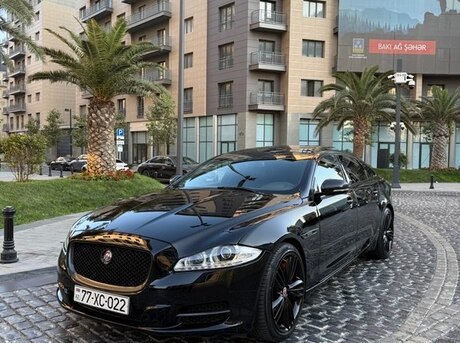 Jaguar XJ
