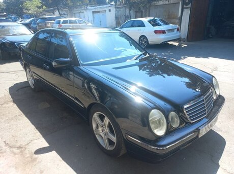 Mercedes E 220 2000