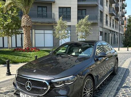 Mercedes E 350 e 2024