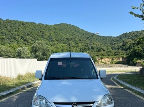 Opel Combo 2010