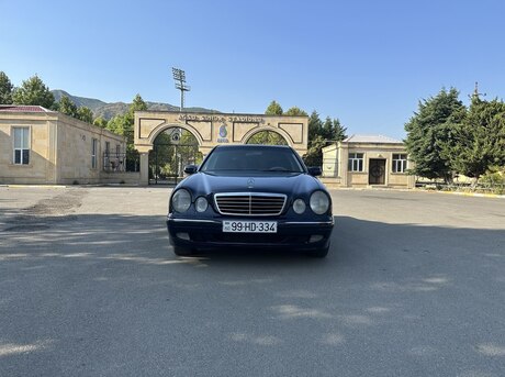 Mercedes E 220 2000