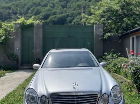 Mercedes E 220 2004