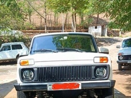 LADA (VAZ) Niva 2015