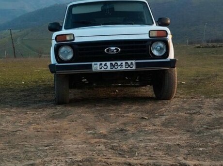 LADA (VAZ) Niva 2001