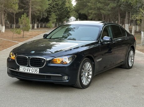 BMW 740 2010