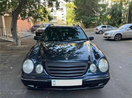 Mercedes E 220