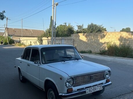 LADA (VAZ) 21011 1985