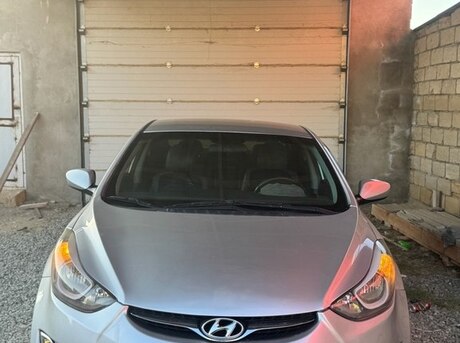 Hyundai Elantra 2013