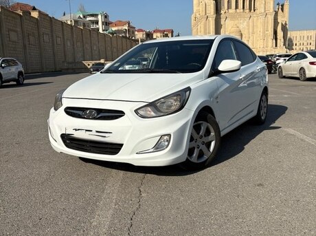 Hyundai Accent 2012