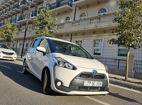 Toyota Sienta