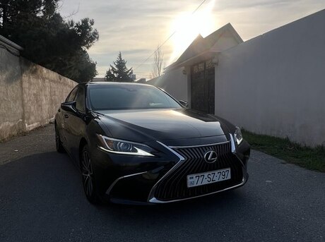 Lexus ES 300h 2023