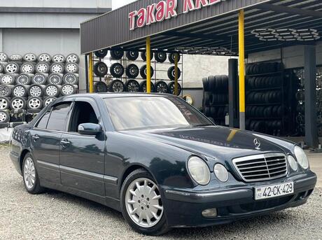 Mercedes E 220 2000