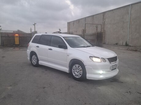 Mitsubishi Airtrek 2001