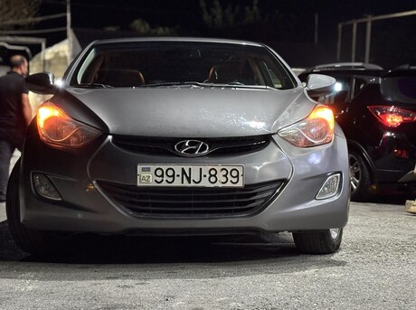 Hyundai Elantra 2012