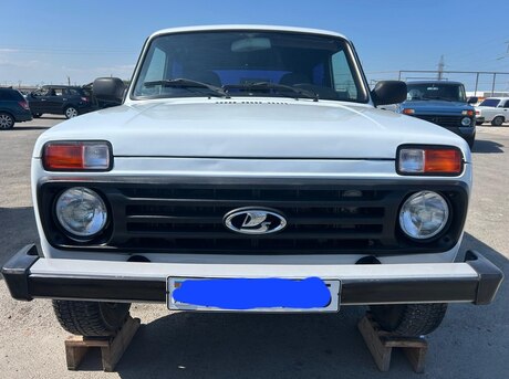 LADA (VAZ) Niva 2015