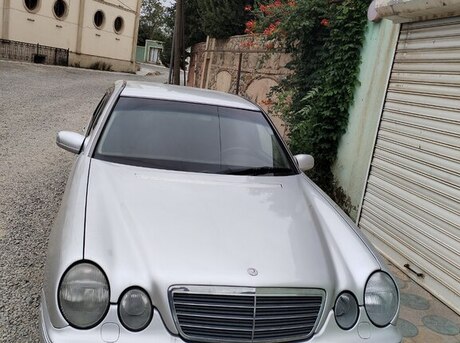 Mercedes E 220 2000
