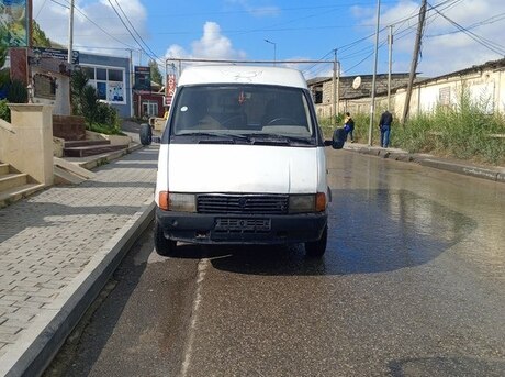 GAZ 2705 1998