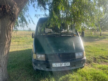 GAZ 2705 1998