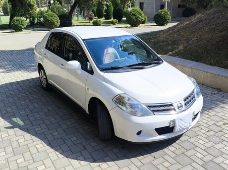 Nissan Tiida 2012