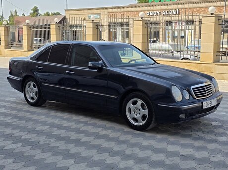 Mercedes E 220 2000