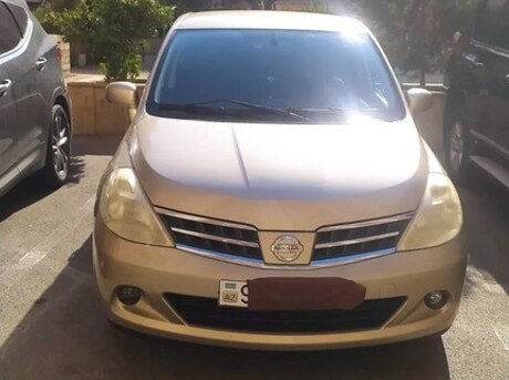 Nissan Tiida 2011