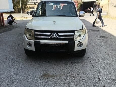 Mitsubishi Pajero 2009