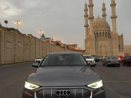Audi e-tron 2022