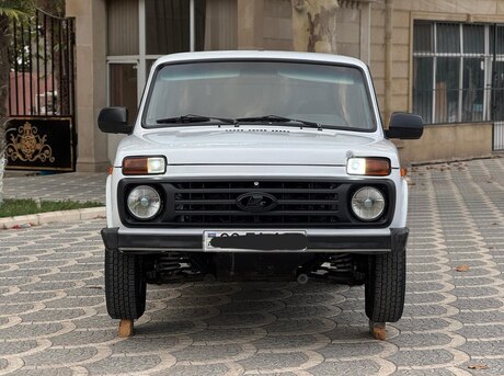 LADA (VAZ) Niva 2015