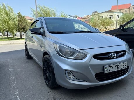 Hyundai Accent 2011