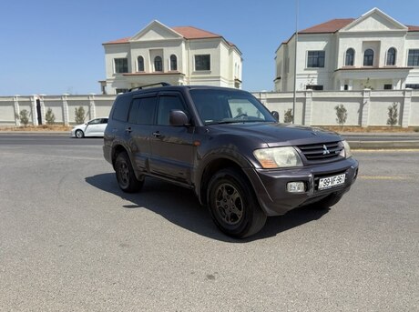 Mitsubishi Pajero 2000