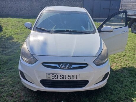 Hyundai Accent 2012