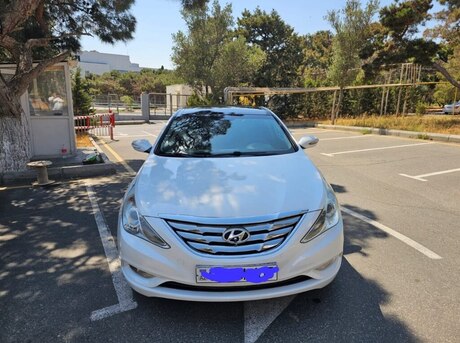 Hyundai Sonata 2010