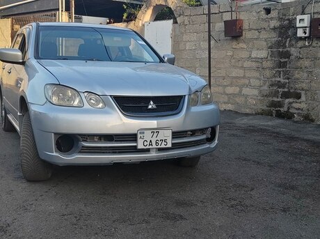 Mitsubishi Airtrek 2003
