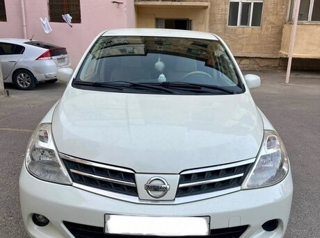 Nissan Tiida 2011
