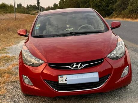 Hyundai Elantra 2012