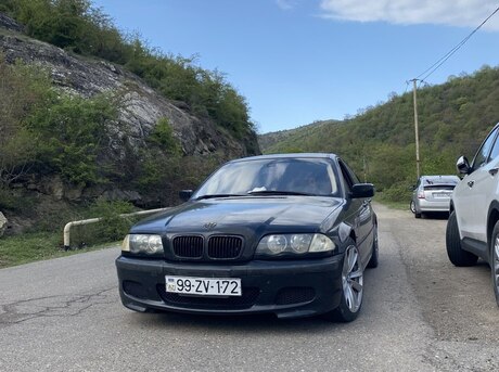 BMW 323 2000