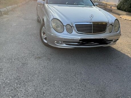 Mercedes E 240 2003