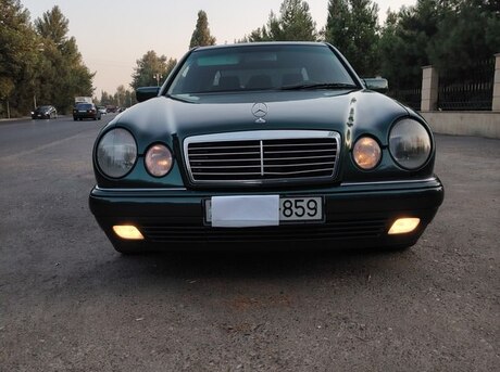 Mercedes E 200