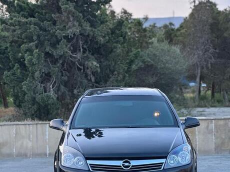 Opel Astra 2010
